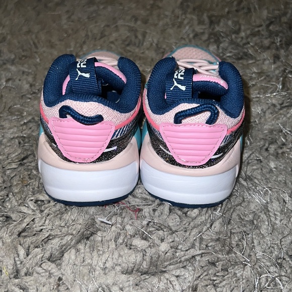 Pink puma - Picture 3 of 3